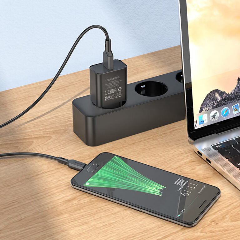 Мережевий зарядний пристрій BOROFONE BA72A Spring single port QC3.0 charger Black (6974443388541) Мережевий зарядний пристрій BOROFONE BA72A Spring single port QC3.0 charger Black (6974443388541)